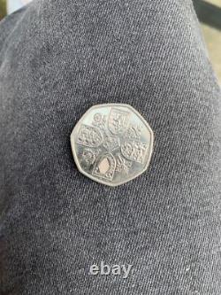 SUPER EXTREMEMENT RARE PIECE DE 50P DU ROI CHARLES NOUVELLE PIECE DE COURONNE Envoi gratuit
