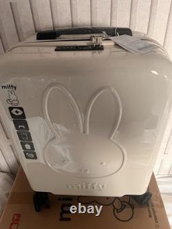 Sac de cabine Miffy extrêmement rare de 18 pouces, uniquement un en vente au Royaume-Uni, étiquettes crème