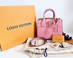 Sac extrêmement rare en cuir d'autruche rose Louis Vuitton City Steamer