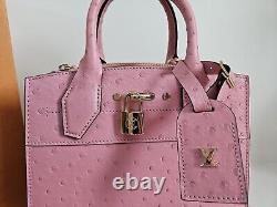 Sac extrêmement rare en cuir d'autruche rose Louis Vuitton City Steamer