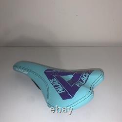 Selle de vélo Palace Skateboards Extrêmement Rare Neuf