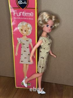 Sindy Pedigree Funtime 1976 Poupée originale 44618 extrêmement rare neuve