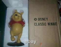 Statue classique de Winnie l'ourson Disney extrêmement rare
