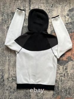 Survêtement Nike Tech Fleece Noir Blanc Tic Rare en Or Nouvelle Saison Taille S Survêtement Nike Tech Fleece Noir Blanc Tic Rare en Or Nouvelle Saison Taille S