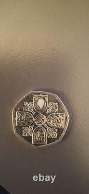 TRES RARE, pièce de 50 pence du roi Charles III brillante et neuve