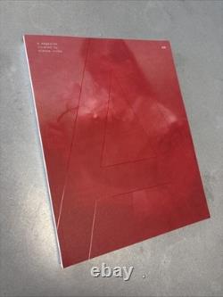 Un magazine, sélectionné par Simone Rocha, exemplaire neuf en parfait état, extrêmement rare