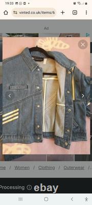 Veste en denim bleu et mini jupe Danielle Cathari x Adidas extrêmement rare taille L