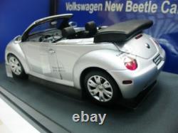 WOW EXTREMEMENT RARE VW New Beetle Cabriolet Turbo 2002 Argent Reflex 118 AutoArt